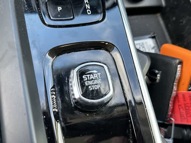 Thumbnail: 2023 Volvo XC60 - 10