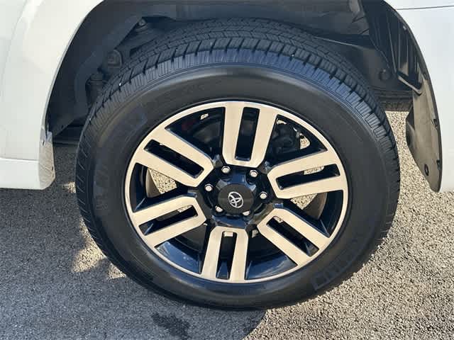 Thumbnail: 2022 Toyota 4Runner - 5