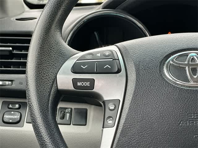 Thumbnail: 2012 Toyota Highlander - 7