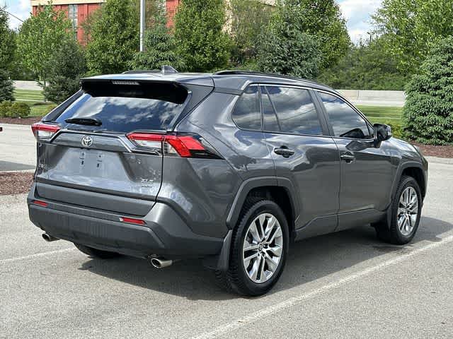 Thumbnail: 2022 Toyota RAV4 - 31