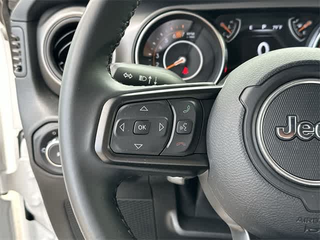 Thumbnail: 2022 Jeep Wrangler - 9