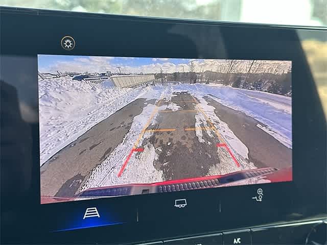 Thumbnail: 2023 Chevrolet Colorado - 13