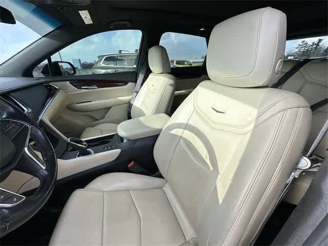 Thumbnail: 2019 Cadillac XT5 - 17