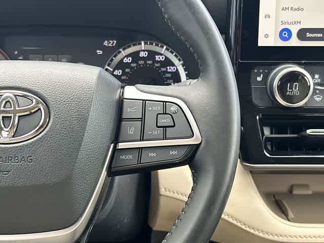 Thumbnail: 2023 Toyota Highlander - 10