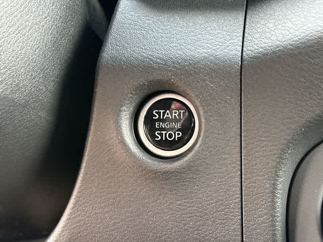 Thumbnail: 2023 Nissan Frontier - 10