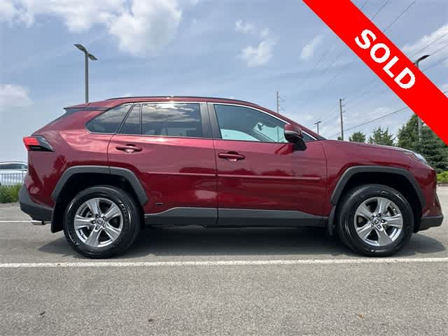 2022 Toyota RAV4 XLE 3