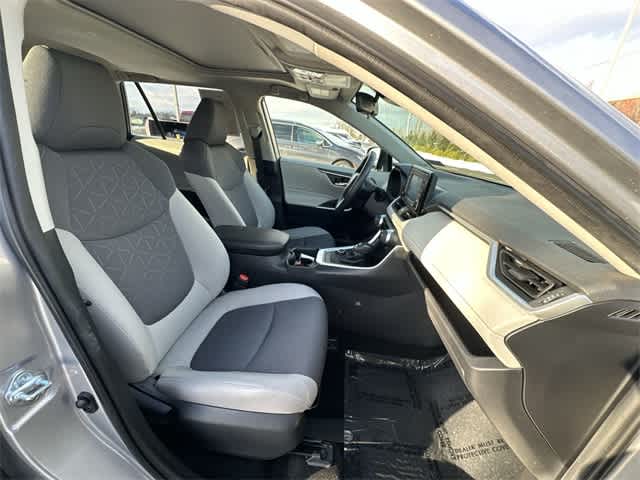 Thumbnail: 2021 Toyota RAV4 - 22