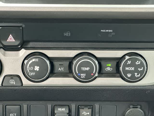 Thumbnail: 2019 Toyota Tacoma - 13