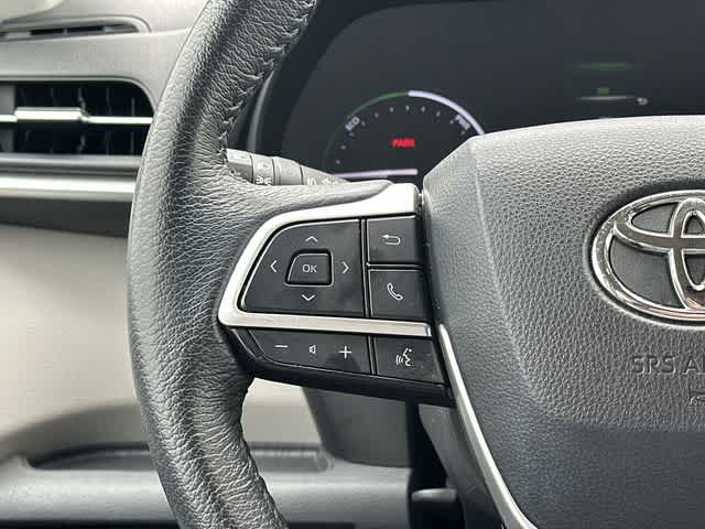 Thumbnail: 2023 Toyota Sienna - 9