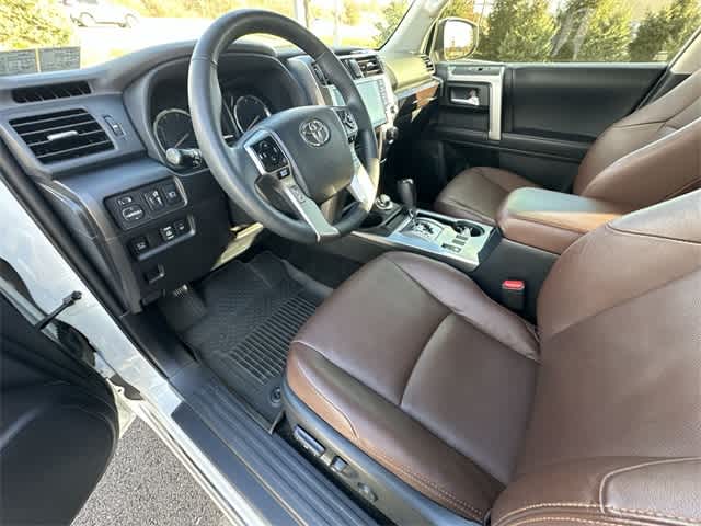 Thumbnail: 2022 Toyota 4Runner - 17