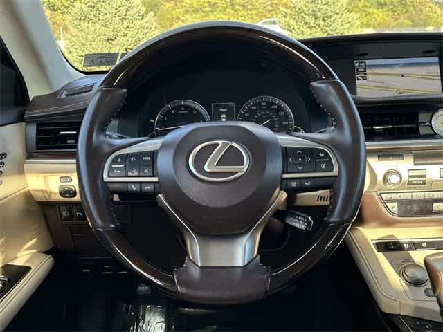 Thumbnail: 2017 Lexus ES - 8