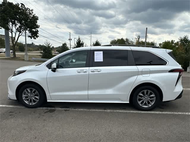 Thumbnail: 2022 Toyota Sienna - 2