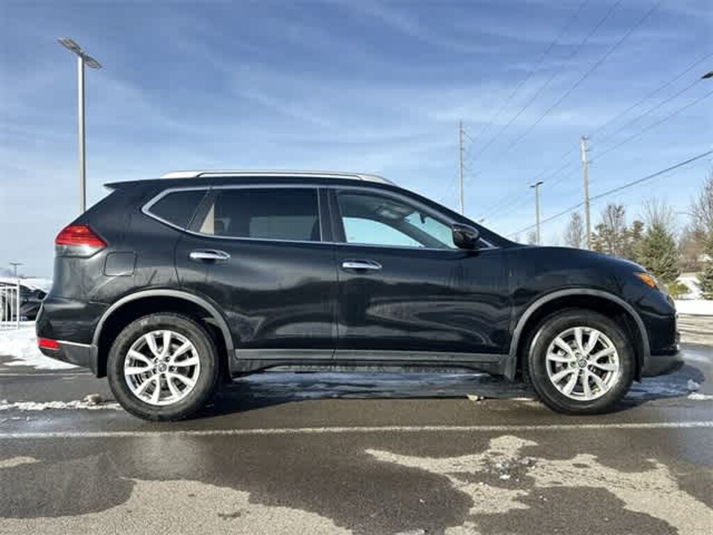 Used 2017 Nissan Rogue SV SUV