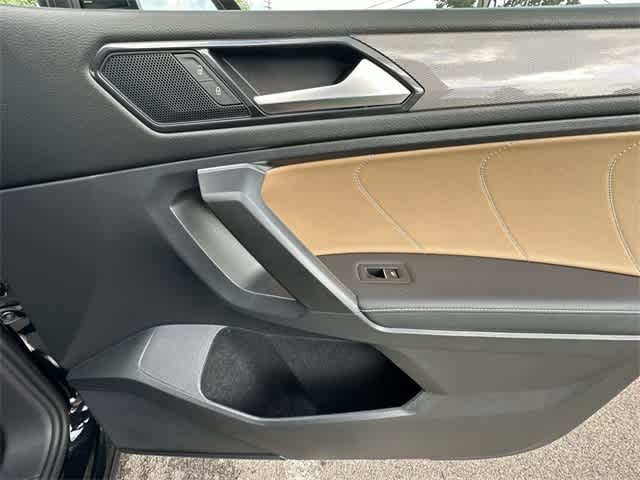 Thumbnail: 2022 Volkswagen Tiguan - 23