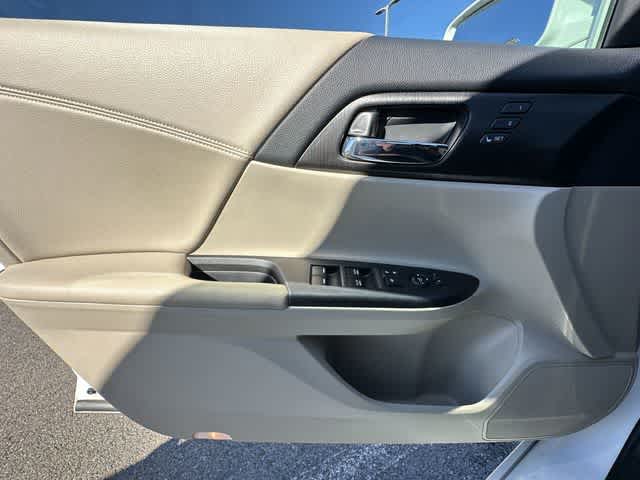 Thumbnail: 2013 Honda Accord - 17