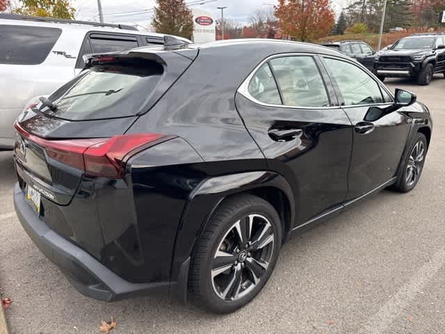 Thumbnail: 2023 Lexus UX - 3