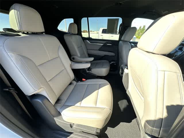 Thumbnail: 2024 GMC Acadia - 24