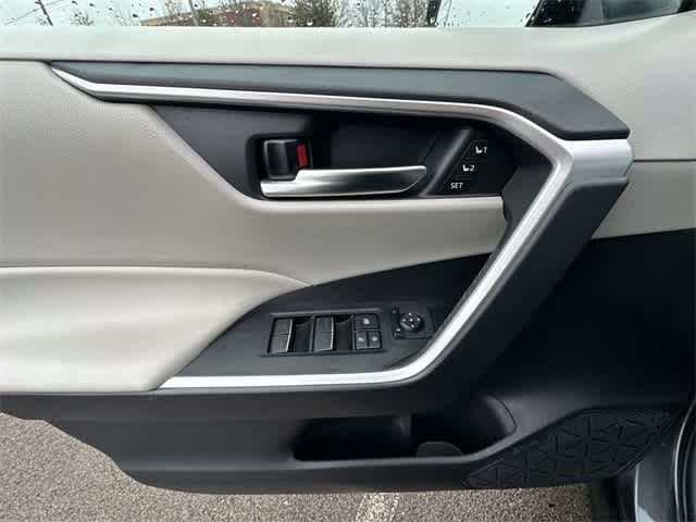 Thumbnail: 2024 Toyota RAV4 - 17