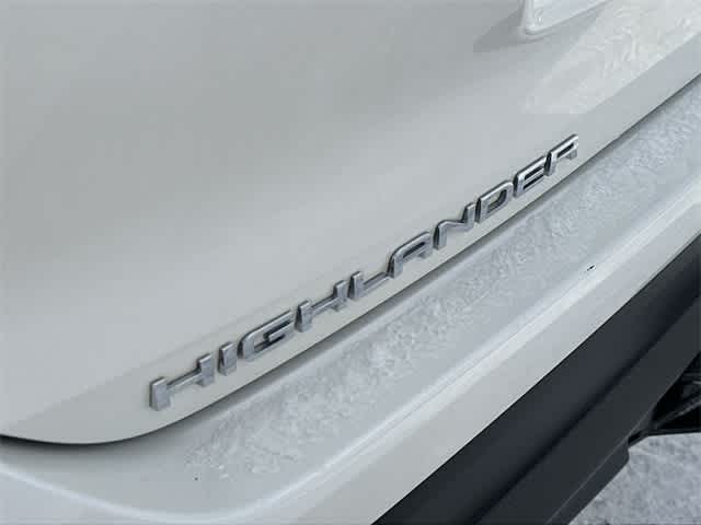 Thumbnail: 2021 Toyota Highlander - 28