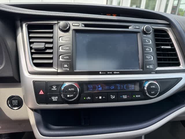 Thumbnail: 2017 Toyota Highlander - 10