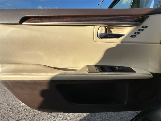 Thumbnail: 2017 Lexus ES - 20