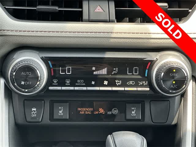 2022 Toyota RAV4 XLE 14