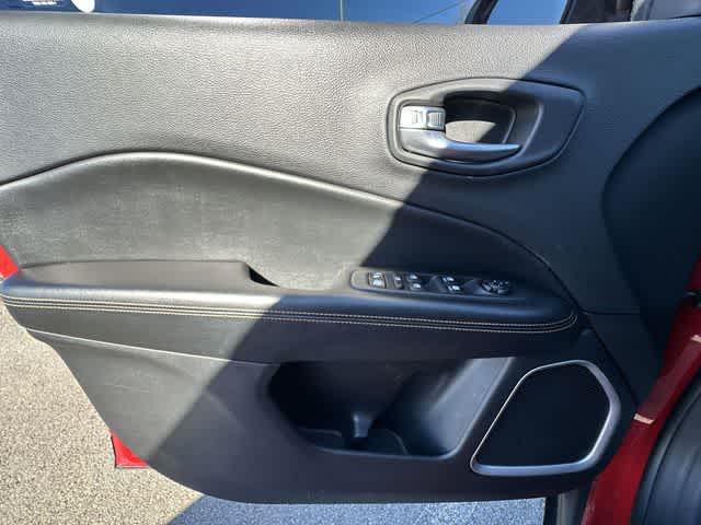 Thumbnail: 2018 Jeep Compass - 18