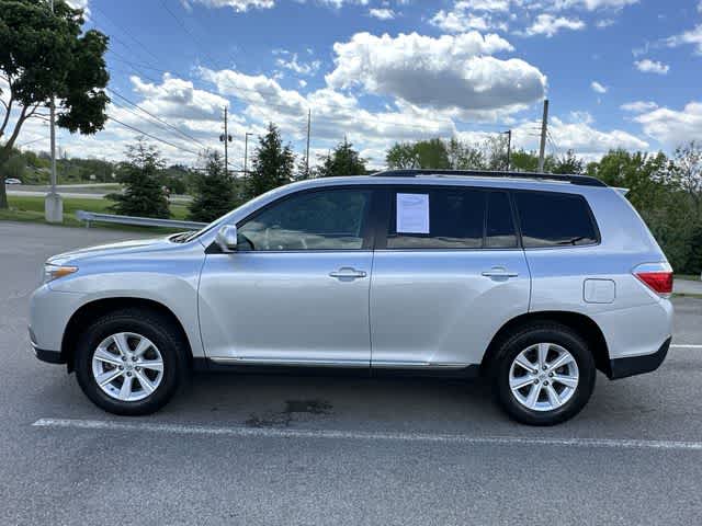 Thumbnail: 2012 Toyota Highlander - 2