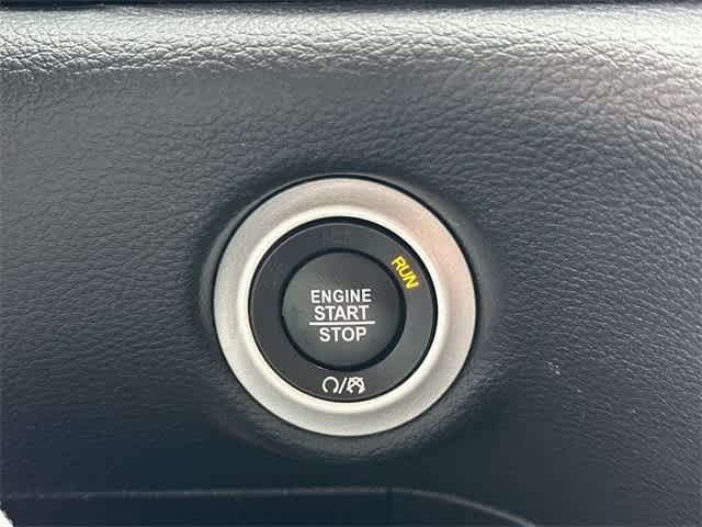 Thumbnail: 2021 Chrysler Pacifica - 11