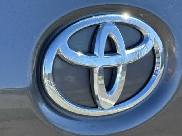 Thumbnail: 2020 Toyota Sienna - 18