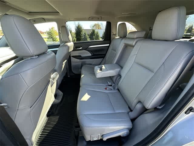 Thumbnail: 2018 Toyota Highlander - 20