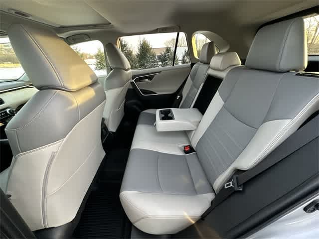 Thumbnail: 2019 Toyota RAV4 - 19