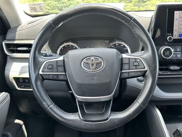 Thumbnail: 2023 Toyota Highlander - 7