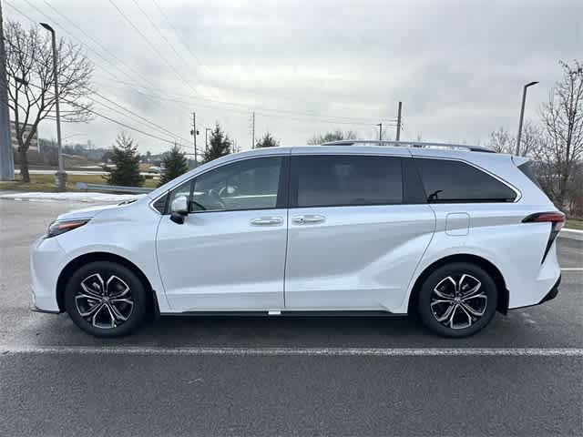 Thumbnail: 2025 Toyota Sienna - 2