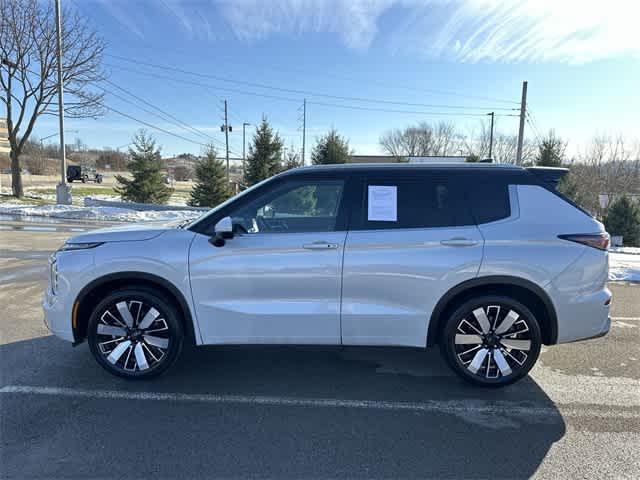 Thumbnail: 2025 Mitsubishi Outlander - 2