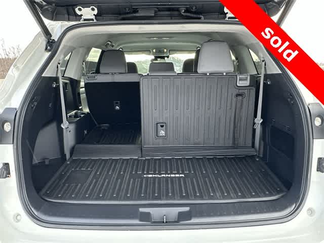 Thumbnail: 2021 Toyota Highlander - 24