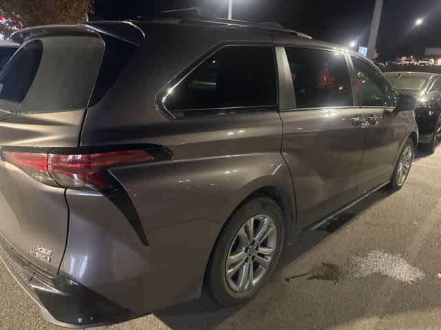 Thumbnail: 2022 Toyota Sienna - 6