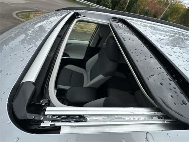 Thumbnail: 2025 Toyota RAV4 - 6