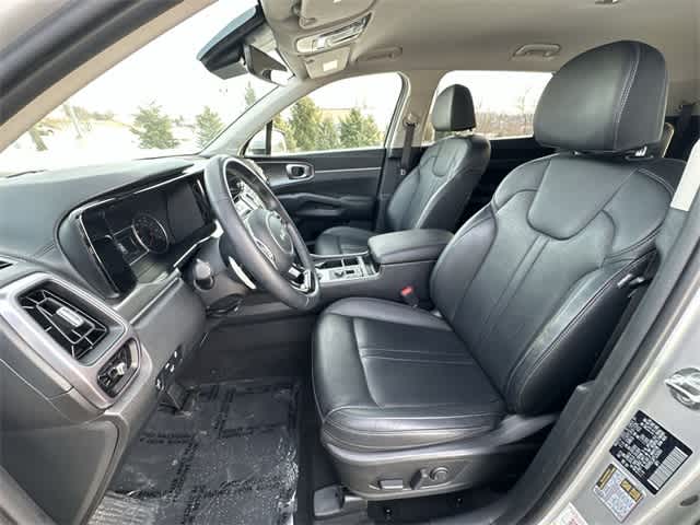 Thumbnail: 2023 Kia Sorento - 18