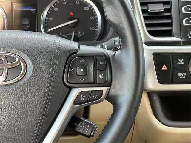 Thumbnail: 2018 Toyota Highlander - 10