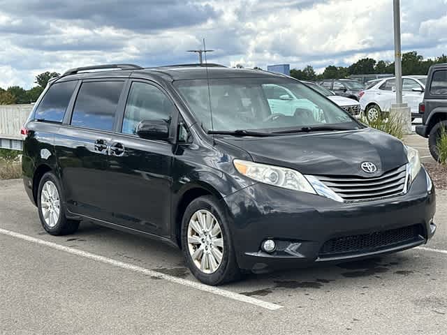 Thumbnail: 2013 Toyota Sienna - 20
