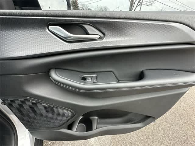 Thumbnail: 2023 Jeep Grand Cherokee - 23