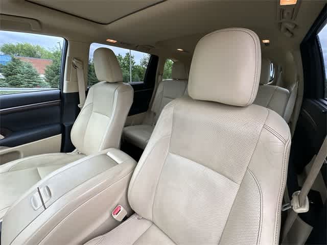 Thumbnail: 2014 Toyota Highlander - 17