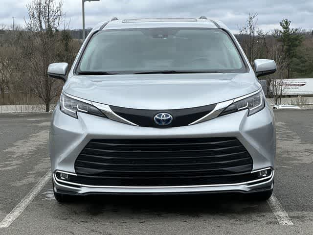 Thumbnail: 2023 Toyota Sienna - 20