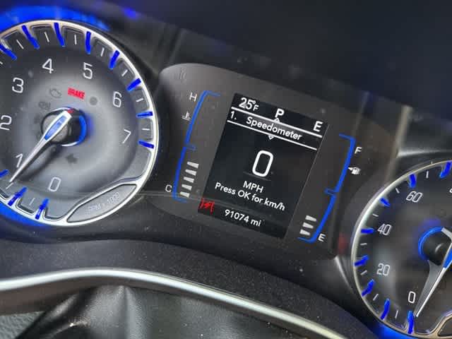 Thumbnail: 2019 Chrysler Pacifica - 8