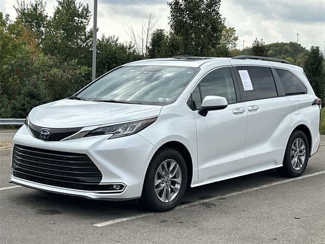 Thumbnail: 2022 Toyota Sienna - 1