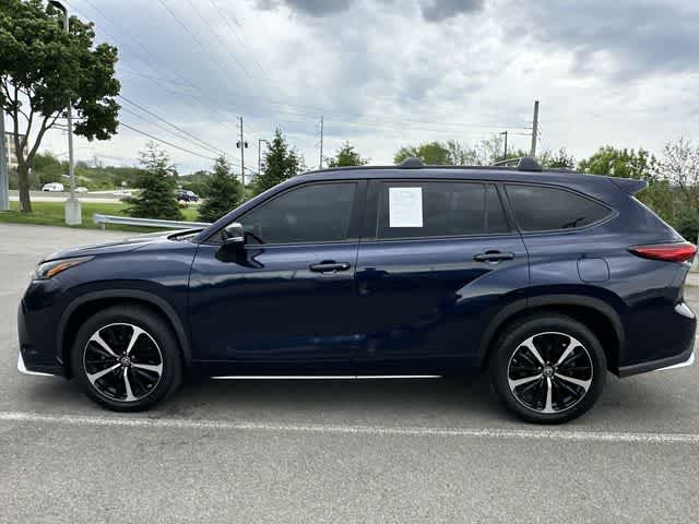 Thumbnail: 2022 Toyota Highlander - 2