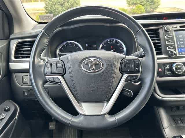 Thumbnail: 2017 Toyota Highlander - 8