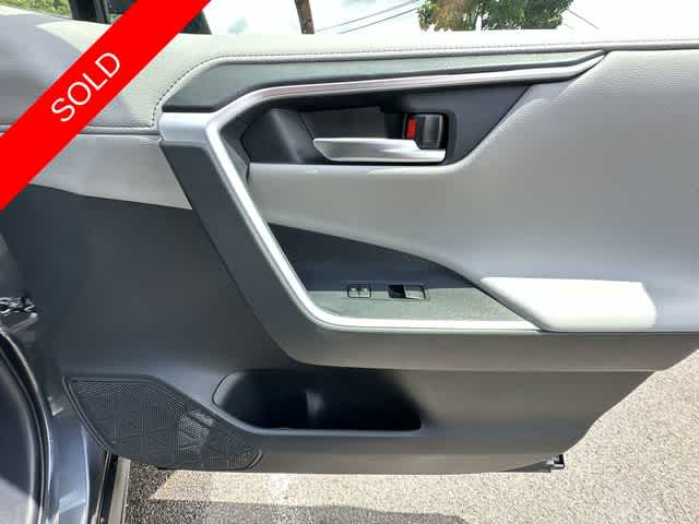 Thumbnail: 2020 Toyota RAV4 - 23