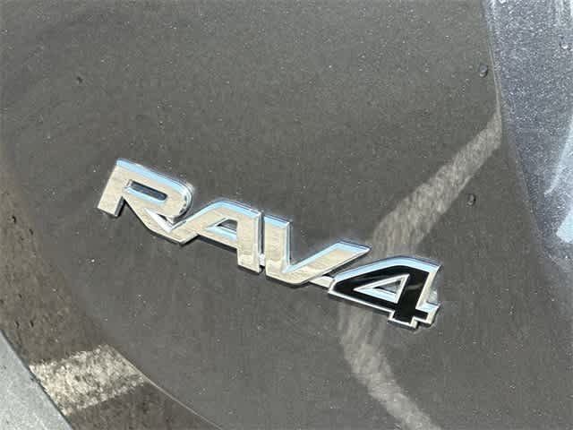 Thumbnail: 2014 Toyota RAV4 - 19